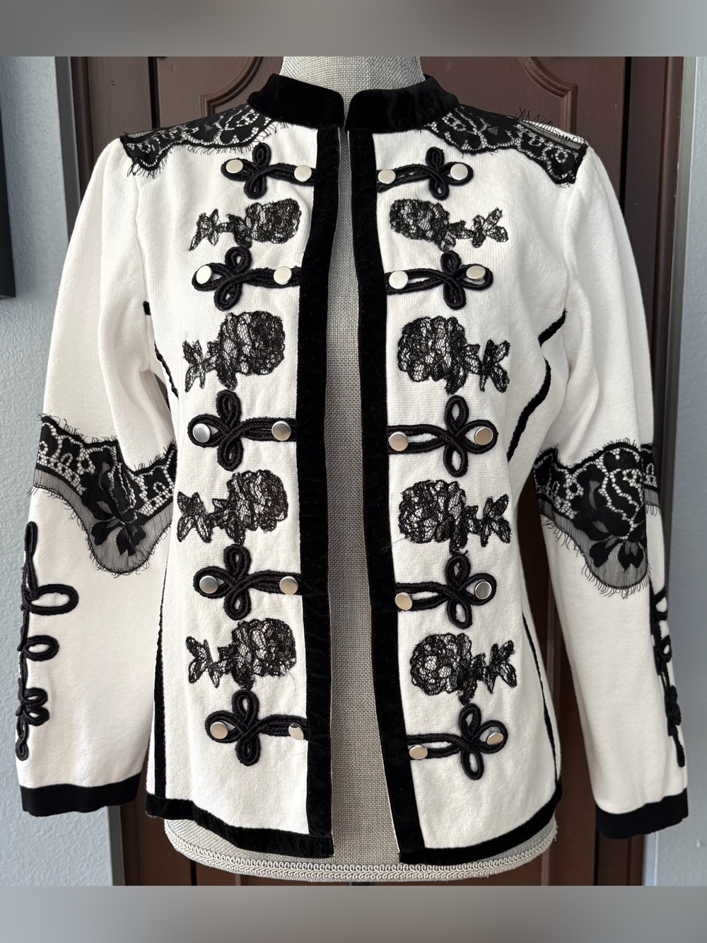 Andrew Yu White Baroque Embellished Cotton Jacket